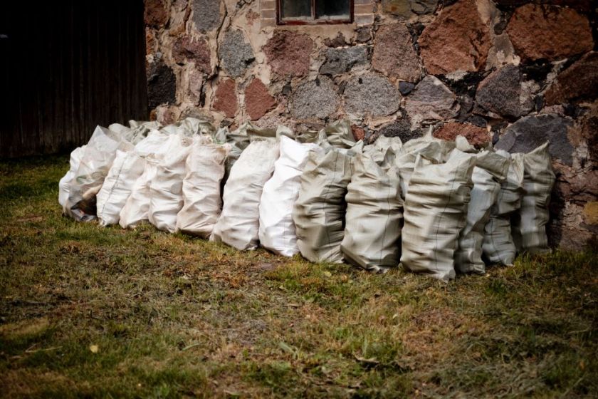 
Stiklo kelionė: kur atsidurs stiklainis išvalgius uogienę – irs tūkstantį metų ar atgims jūsų buto langu?                