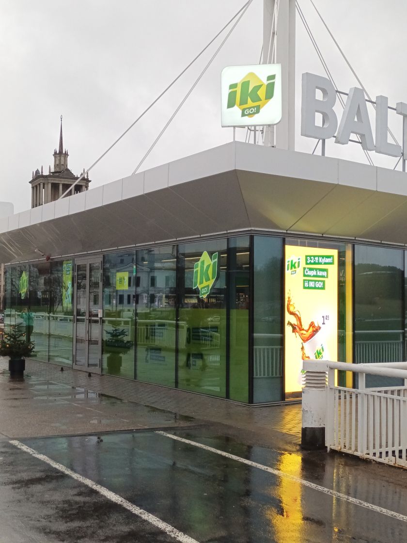 
„Iki“ Vilniuje atnaujino populiariausią autonominę parduotuvę – tapo viena gražiausių visame tinkle                