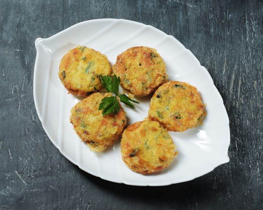 
Gal pabandom be mėsos? Įkvėpimui – ir „TikTok“ nuvilnijęs gardus keptų bulvyčių receptas                