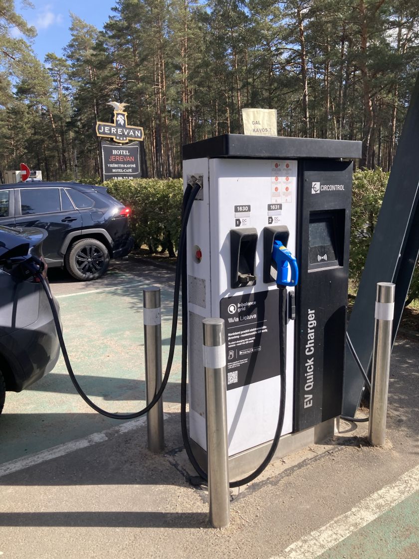 
„Inbalance grid“ perima valdyti „Via Lietuva“ greito įkrovimo tinklą – žada geresnę vairuotojų patirtį                