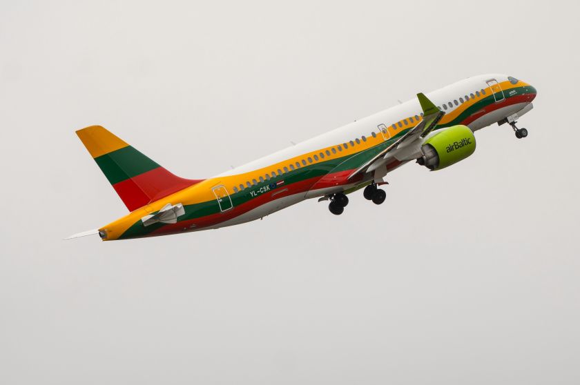 
„airBaltic“ pradeda tiesioginius skrydžius iš Palangos į Amsterdamą                