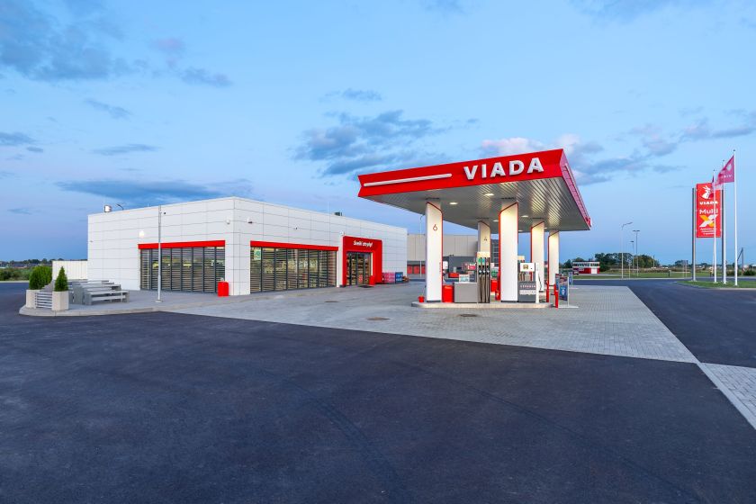 
„Viada“ degalinėse parduodamų prekių ir paslaugų pajamos pernai augo 15 proc. iki 104,1 mln. eurų                