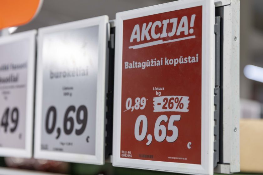 
„Lidl“ visose parduotuvėse baigė diegti elektronines kainų etiketes: per metus sutaupys virš 5 milijonų popieriaus lapų                