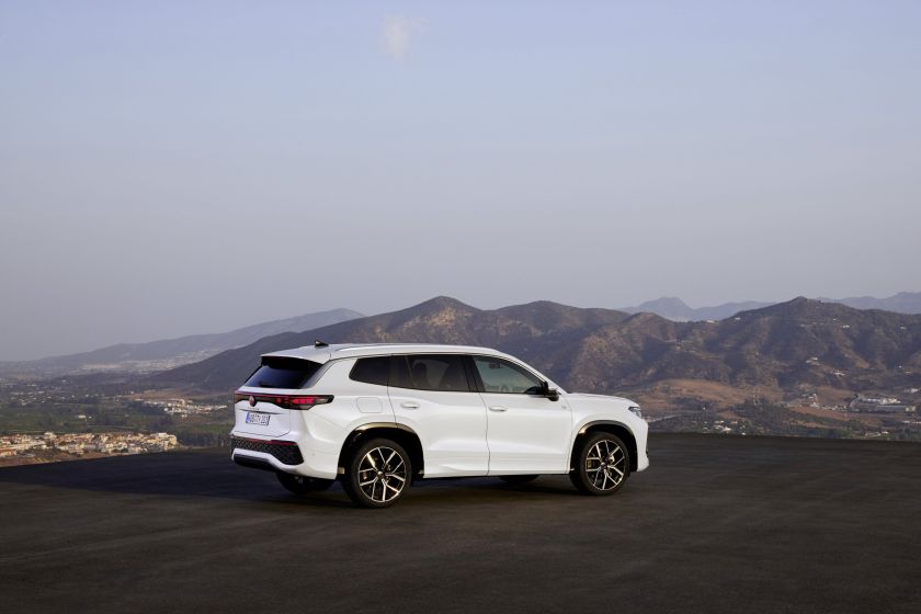 Lietuvoje prasideda prekyba naujuoju „Volkswagen Tayron“: išskirtinė erdvė ir ypač efektyvi hibridinė pavara