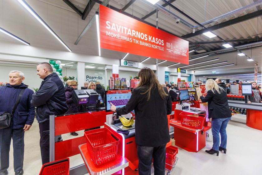 „Rimi“ toliau plečia parduotuvių tinklą: dar vienas modernus prekybos centras atvėrė duris Kėdainiuose