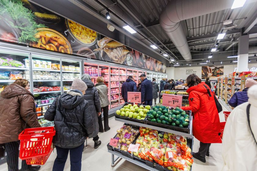 „Rimi“ toliau plečia parduotuvių tinklą: dar vienas modernus prekybos centras atvėrė duris Kėdainiuose