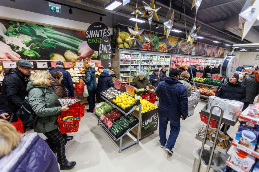 „Rimi“ toliau plečia parduotuvių tinklą: dar vienas modernus prekybos centras atvėrė duris Kėdainiuose