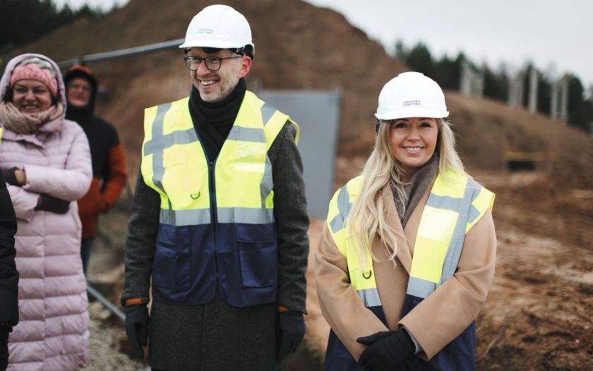 Šiaurės licėjus Didžiojoje Riešėje įkasė simbolinę kapsulę – mokykla ir darželis su baseinu duris atvers 2025 m. rugsėjį