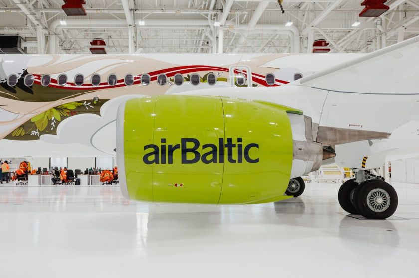 „airBaltic“ Kanadoje pristatė specialų 50-ojo „Airbus A220-300“ orlaivio apipavidalinimą