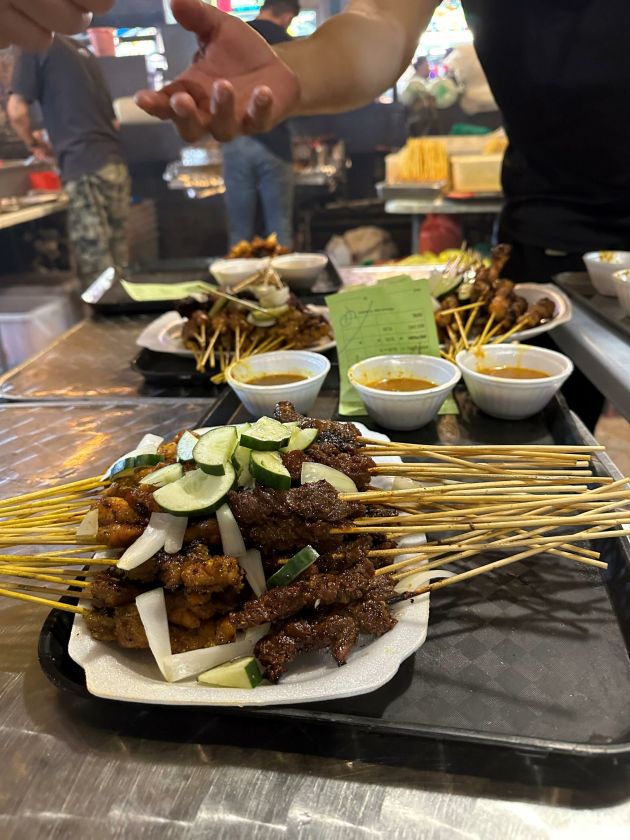 Orijus Gasanovas atskleidė, kas yra pigiausias bilietas į Aziją ir dalinasi egzotiškais receptais, kuriems negali atsispirti