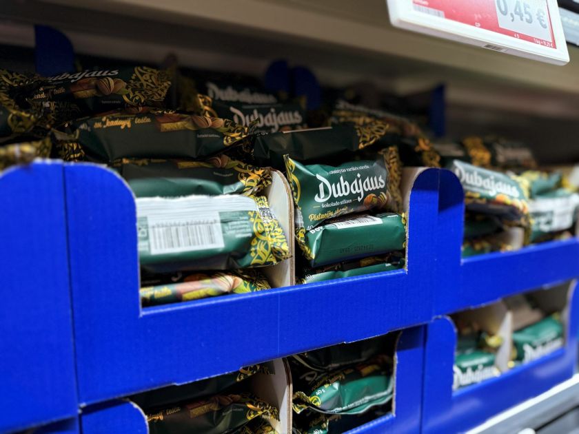 Į „Lidl“ parduotuvių lentynas grįžta jau legendiniu tapęs ir pirkėjų širdis užkariavęs Dubajaus šokolado stiliaus varškės sūrelis