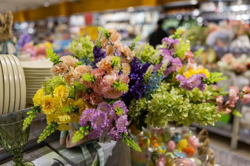 Įsibėgėjantis pavasaris keliasi ant Velykų stalo: patarė, kaip lengvai sukurti šventinę atmosferą