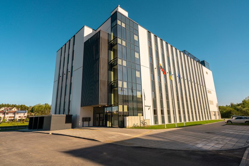 Neeilinis pasiekimas: Lietuvoje įkurta kosmoso bendrovė pasirašė 122,5 mln. eurų vertės palydovų gamybos sutartį