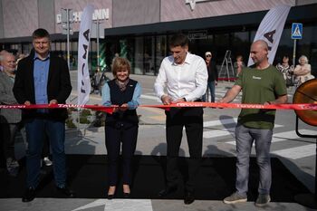 Panevėžiui sugrįžo buvusio mėsos fabriko teritorija – atidarytas prekybos parkas „Tower“