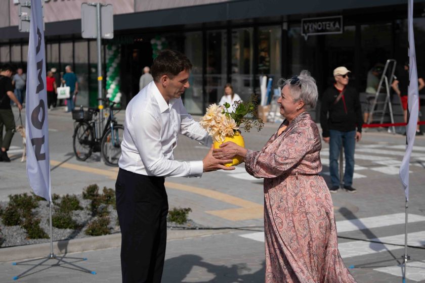 Panevėžiui sugrįžo buvusio mėsos fabriko teritorija – atidarytas prekybos parkas „Tower“