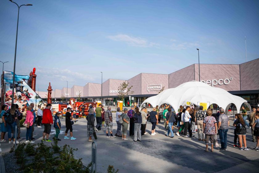 Panevėžiui sugrįžo buvusio mėsos fabriko teritorija – atidarytas prekybos parkas „Tower“