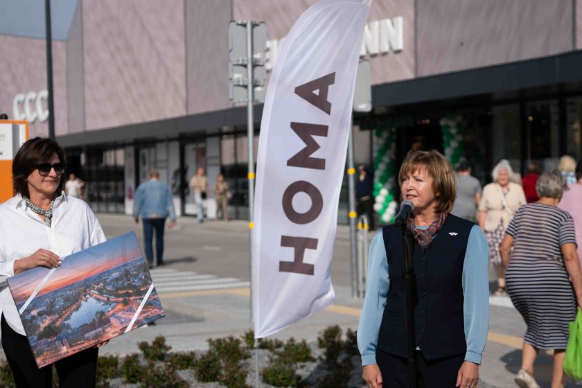 Panevėžiui sugrįžo buvusio mėsos fabriko teritorija – atidarytas prekybos parkas „Tower“