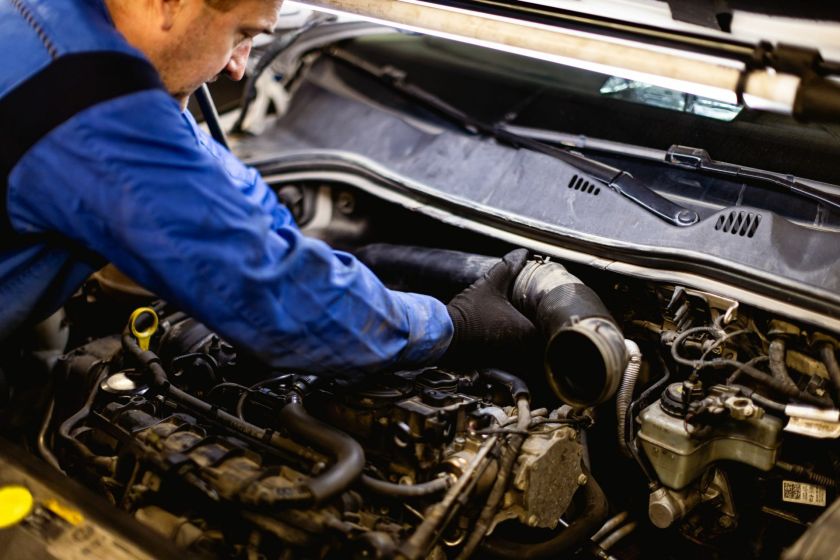 Kodėl automobilių remonto kainos skiriasi kelis kartus?