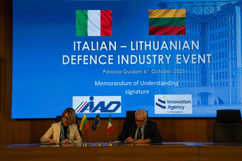 Lietuvos kosmoso sektoriui atsiveria vis daugiau durų: pasirašė svarbius susitarimus su P. Korėja ir Italija