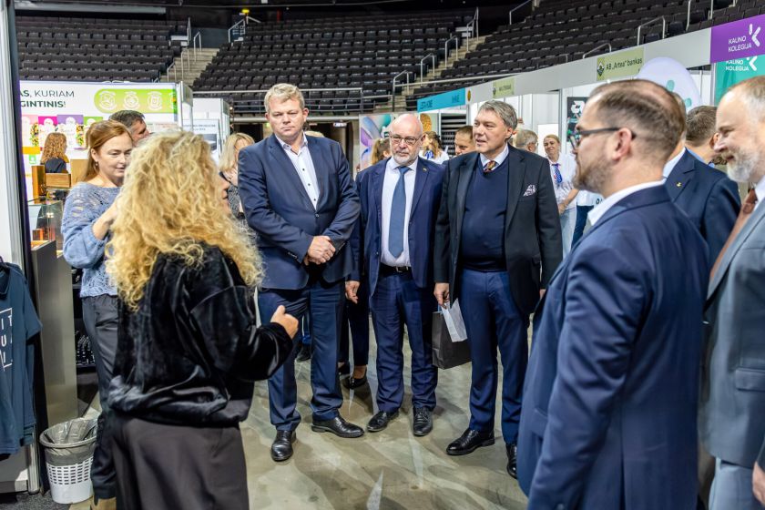 Paroda „Rinkis prekę lietuvišką 2025“ – geriausiai įvertintiems metų gaminiams iškilmingai įteikti aukso ir sidabro medaliai