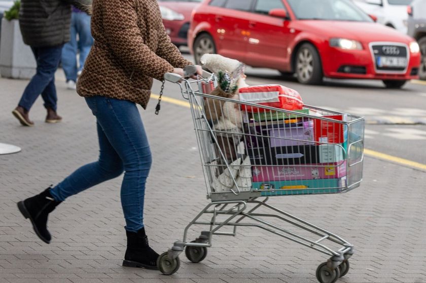 Šalies pirkėjai keliauja į „Akropolius“ – vyksta didžiųjų nuolaidų dienos „Jamam“