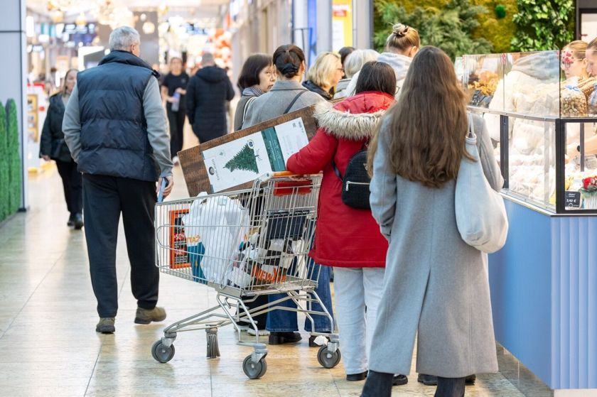 Šalies pirkėjai keliauja į „Akropolius“ – vyksta didžiųjų nuolaidų dienos „Jamam“