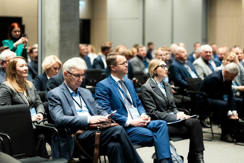 „Via Lietuva“ su savivaldybių atstovais aptarė 2026 m. kelių projektų portfelį, Kelių fondą ir infrastruktūros iššūkius regionuose