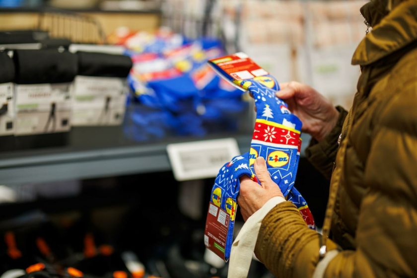 Ką gyventojai dės po eglute? Tyrimas atskleidė planuojamas išlaidas ir labiausiai laukiamas dovanas