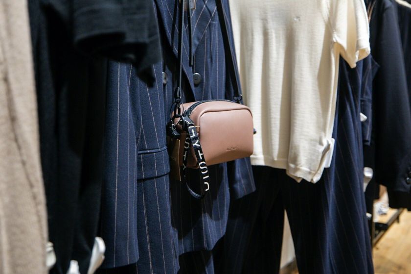 Lietuvos dizainerius po vienu stogu burianti „Locals.lt“ plečiasi: Kauno „Akropolyje“ atidaryta didžiausia tinklo parduotuvė