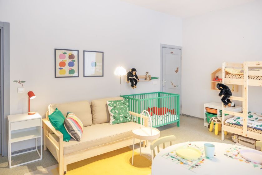 Visas butas vos viename kambaryje: kaip transformuota gyvenamoji erdvė pagalbą teikiančiame centre