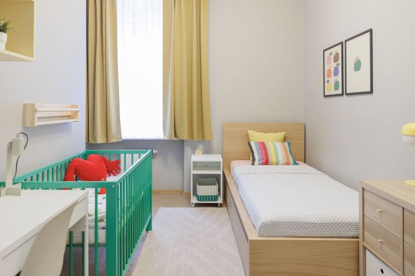 Visas butas vos viename kambaryje: kaip transformuota gyvenamoji erdvė pagalbą teikiančiame centre