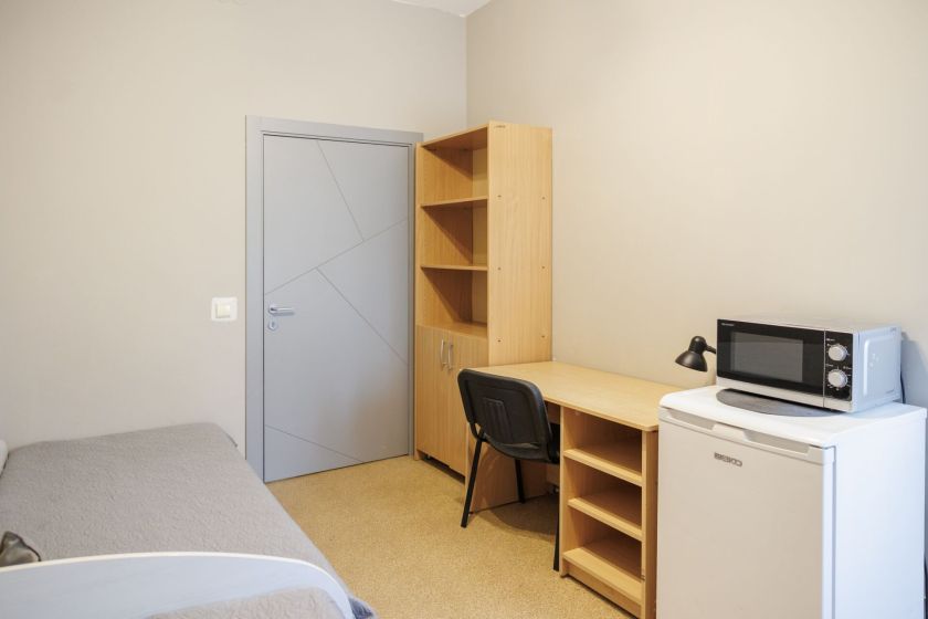 Visas butas vos viename kambaryje: kaip transformuota gyvenamoji erdvė pagalbą teikiančiame centre