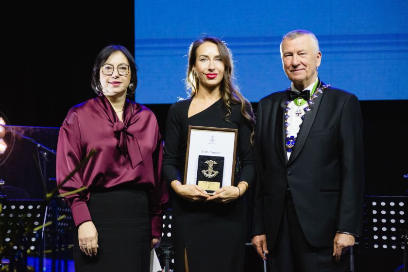 Kauno sporto halėje – įspūdingas verslo bendruomenės vakaras: 500 svečių ir apdovanojimai metų verslo lyderiams