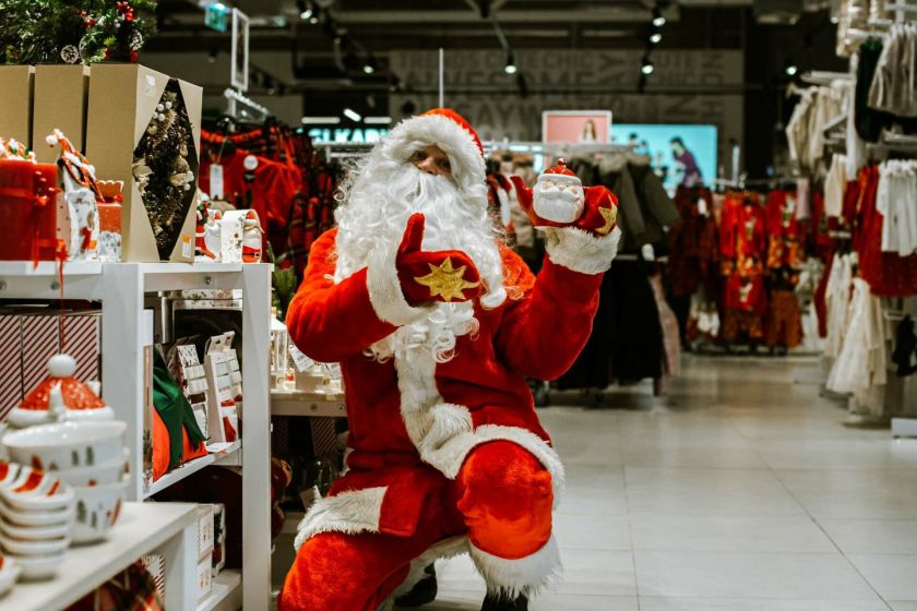 Prekybos parke „TOWER“ jau lankosi Kalėdų Senelis su staigmenomis