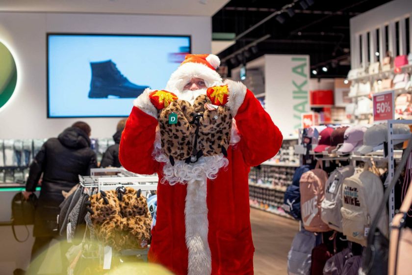 Prekybos parke „TOWER“ jau lankosi Kalėdų Senelis su staigmenomis