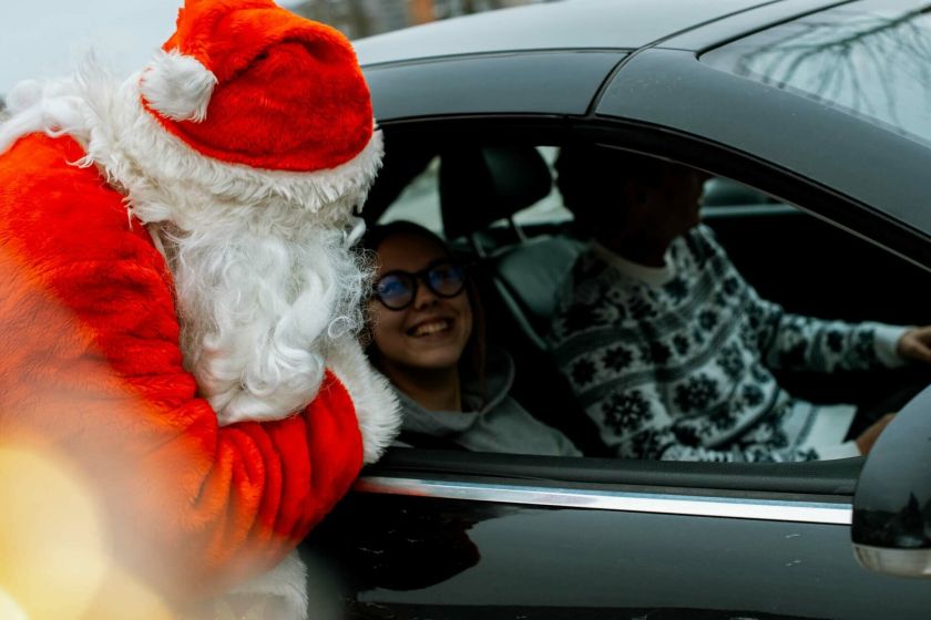 Prekybos parke „TOWER“ jau lankosi Kalėdų Senelis su staigmenomis