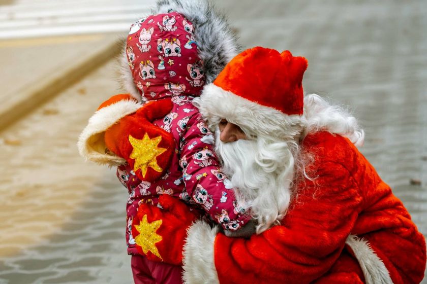 Prekybos parke „TOWER“ jau lankosi Kalėdų Senelis su staigmenomis