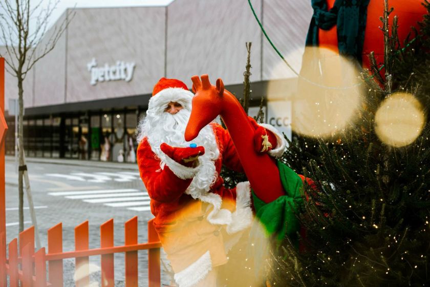 Prekybos parke „TOWER“ jau lankosi Kalėdų Senelis su staigmenomis