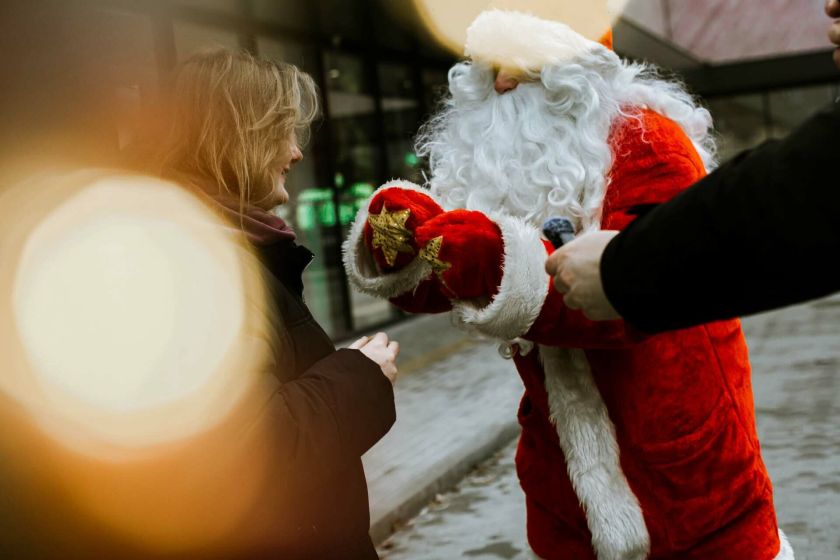 Prekybos parke „TOWER“ jau lankosi Kalėdų Senelis su staigmenomis