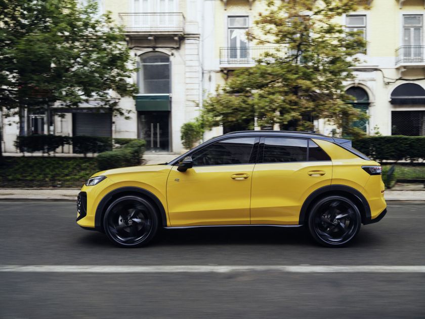 SUV klasės bestseleris „Volkswagen T-Roc“ jau laukia savo gerbėjų Lietuvoje