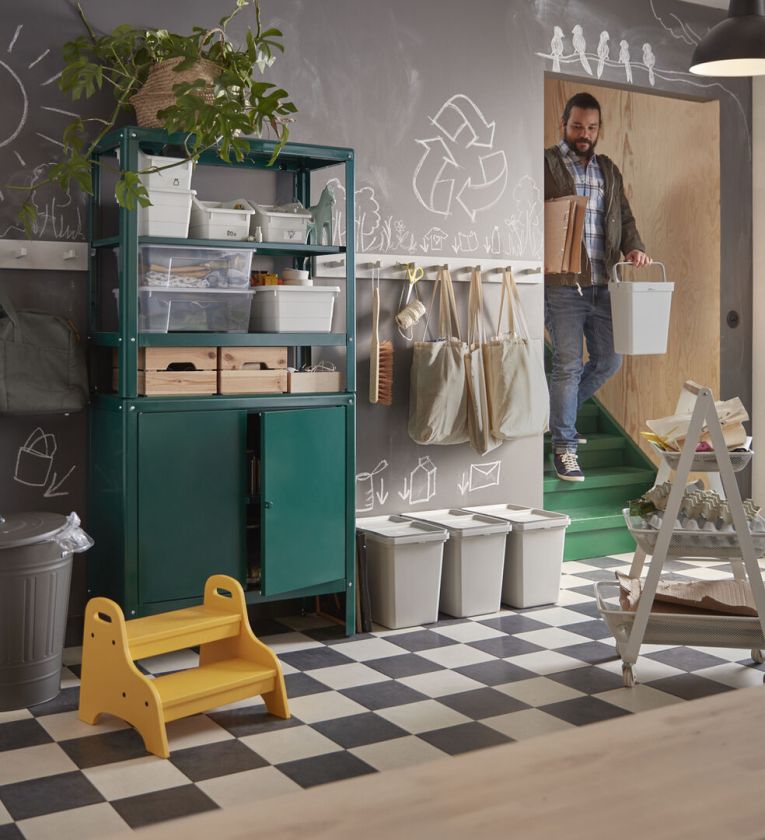 Kiekvienas centimetras svarbus: interjero dizainerė pataria, kaip namuose atlaisvinti vietos atliekų rūšiavimui 